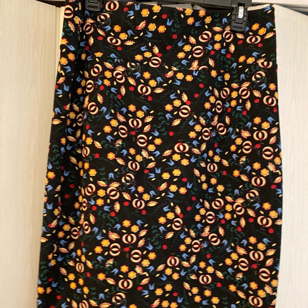 LulaRoe Cassie Pencil Skirt. Size large.
